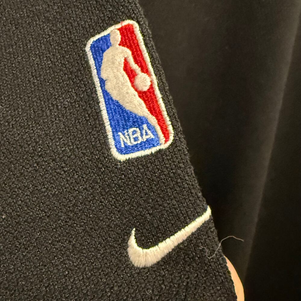 ๐HP!๐ Nike Team Chicago Bulls Men's Long Sleeve Jersey (M) - Picture 6 of 8